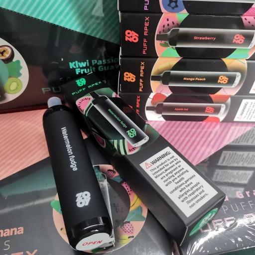 Zooy Bar 5000 Puffs Vapes Wholesale Price Rechargeable